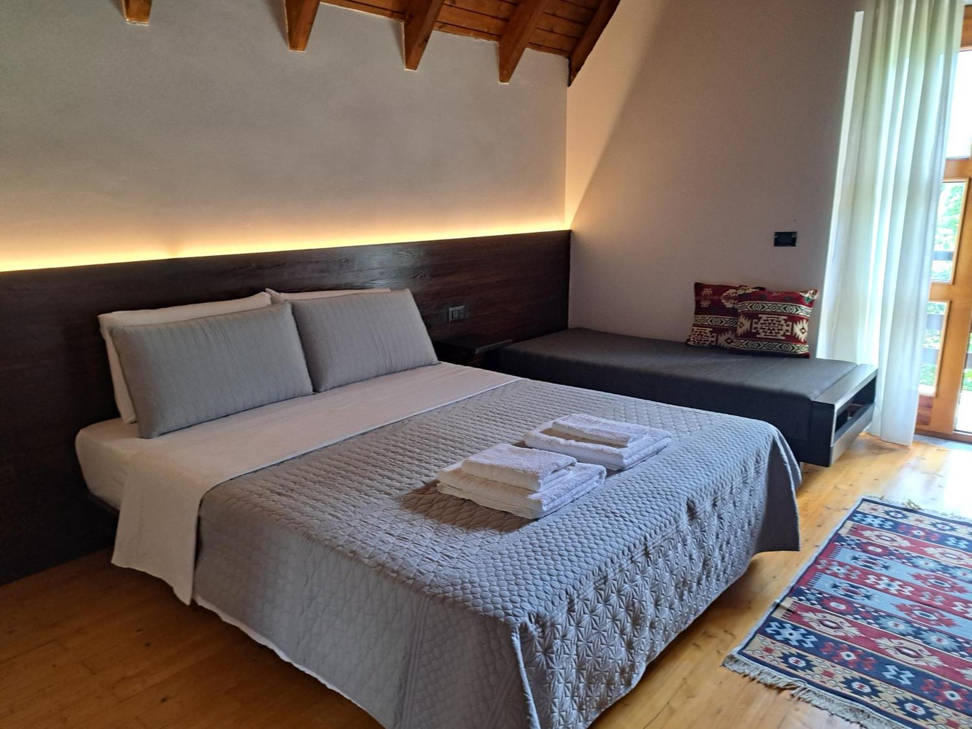 Villa Gjecaj Guesthouse And Restaurant 세스 외부 사진